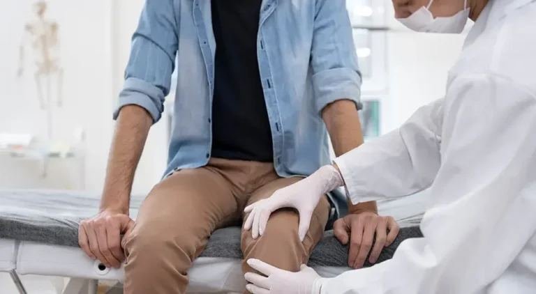 Ortopedik Ameliyatlardan Sonra Evde Muayene Süreci Nasıl İlerler?
